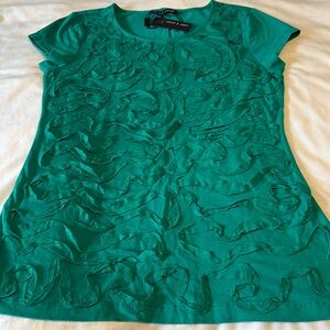 Cable &  Gauge short sleeve tee- shirt.